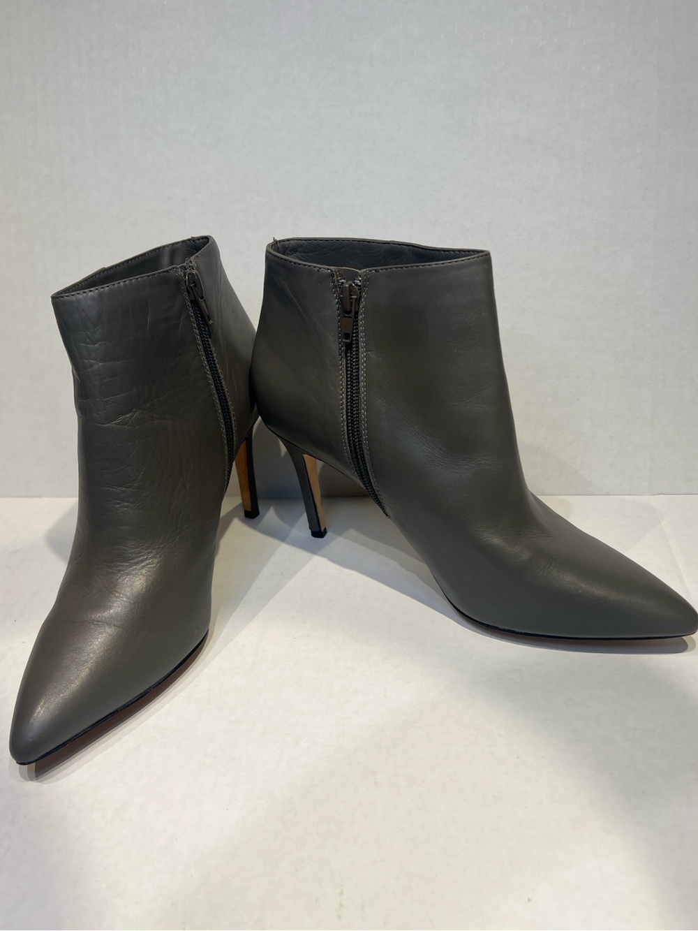 Betty Muller Elegant Gray Women's Ankle Boots Sz 7.5